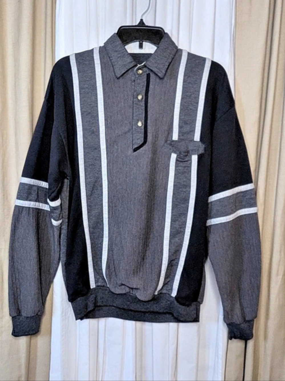 No brand tag, but features authentic vintage RN #43724
